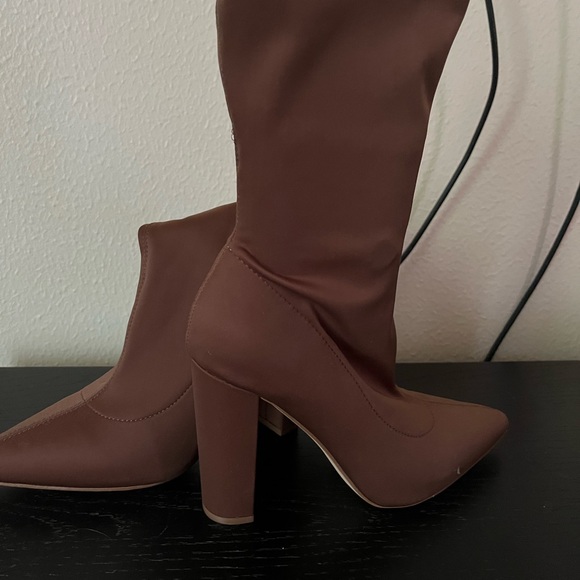 Miss Lola Brown booties high heels - Picture 2 of 3